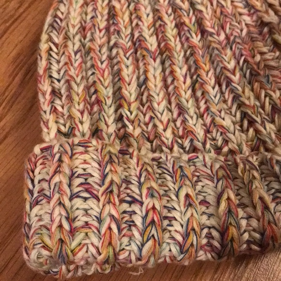 Loft. Winter hat. - Picture 2 of 4